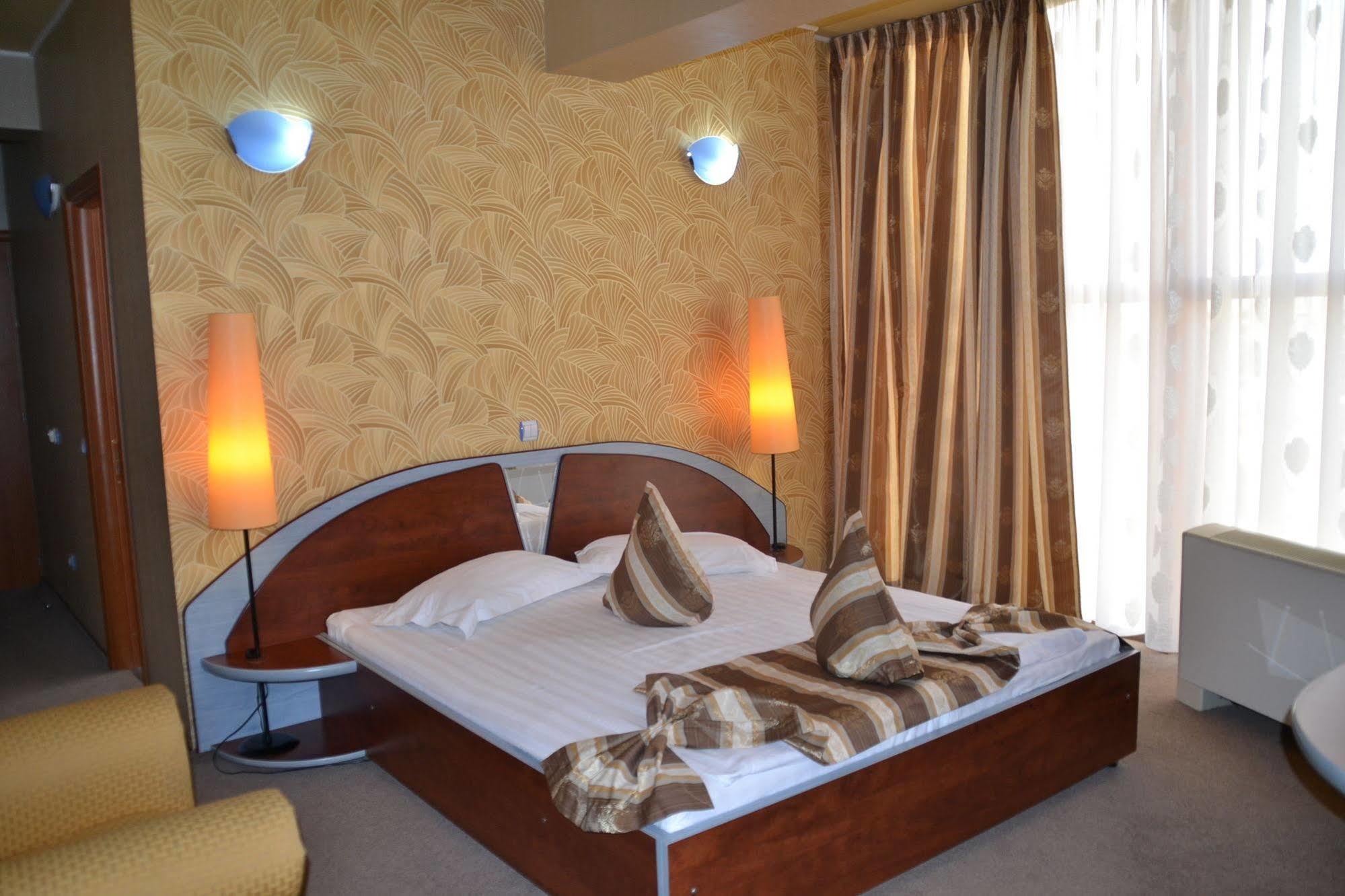 Hotel Helin - Calea Bucuresti Craiova Eksteriør bilde