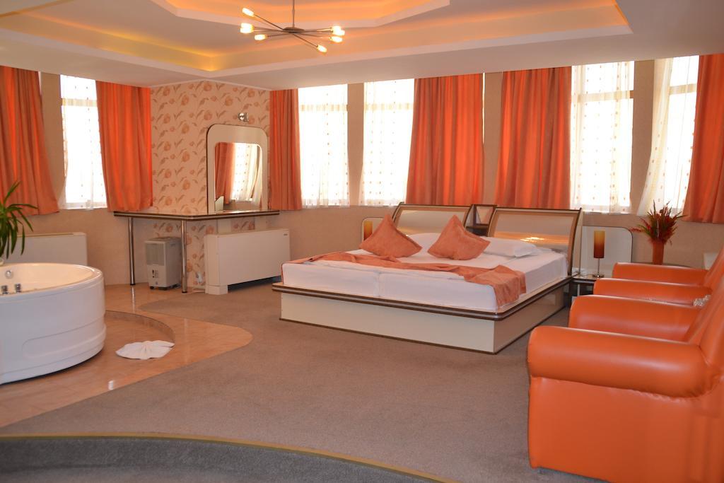 Hotel Helin - Calea Bucuresti Craiova Eksteriør bilde